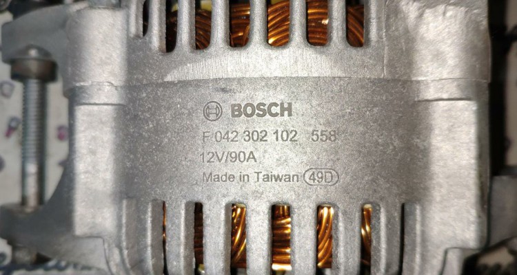 Генератор 5.2 (90amp) Bosch Jeep Grand Cherokee ZG-ZJ, оригинальный номер производителя F042302102 OEM Генератор 5.2 (90amp) Bosch