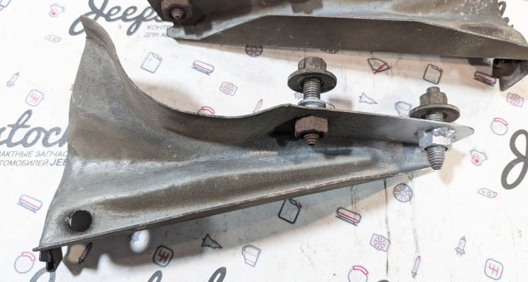 Кронштейны усилителя заднего бампера Jeep Grand Cherokee ZG-ZJ, оригинальный номер производителя OEM Кронштейны усилителя заднего бампера