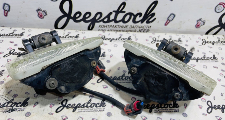 Противотуманки комплект (97-98) дефект Jeep Grand Cherokee ZG ZJ, оригинальный номер производителя OEM Противотуманки комплект (96-98) дефект