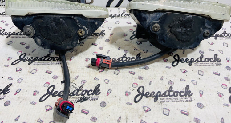 Противотуманки комплект (97-98) дефект Jeep Grand Cherokee ZG ZJ, оригинальный номер производителя OEM Противотуманки комплект (96-98) дефект