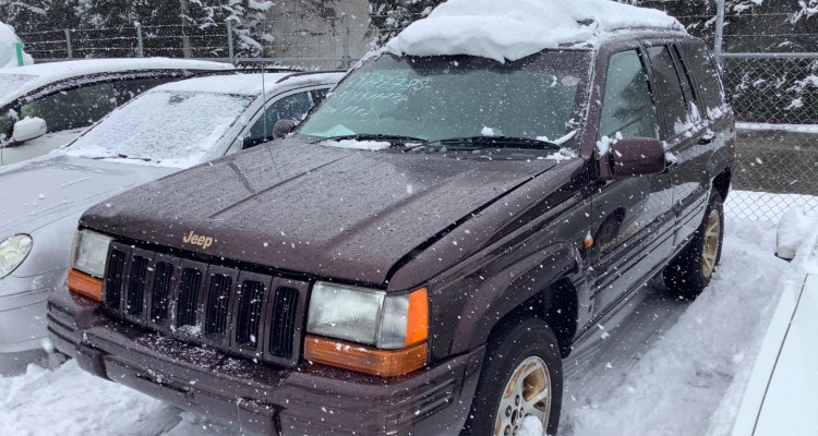 Дверь передняя правая вишня (рейстайл) 2 Jeep Grand Cherokee ZG-ZJ, оригинальный номер производителя OEM Дверь передняя правая вишня (рейстайл) 2