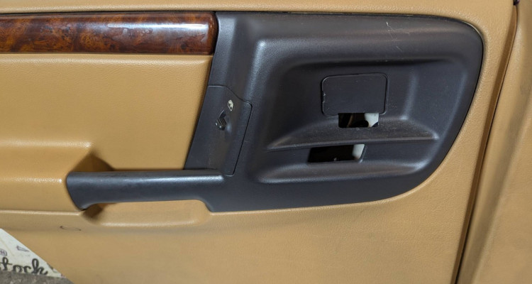 Обшивки задних дверей Saddle 96-98 пара Jeep Grand Cherokee ZG-ZJ, оригинальный номер производителя OEM Обшивки задних дверей Saddle 96-98 пара