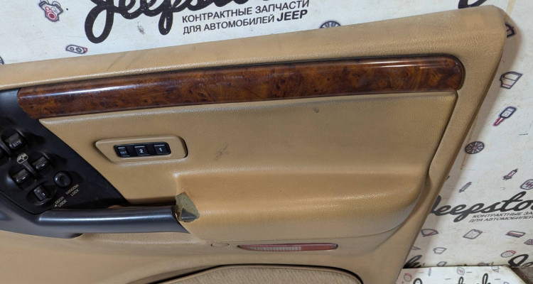 Обшивки передних дверей LTD RHD Saddle Jeep Grand Cherokee ZG-ZJ, оригинальный номер производителя OEM Обшивки передних дверей LTD RHD Saddle