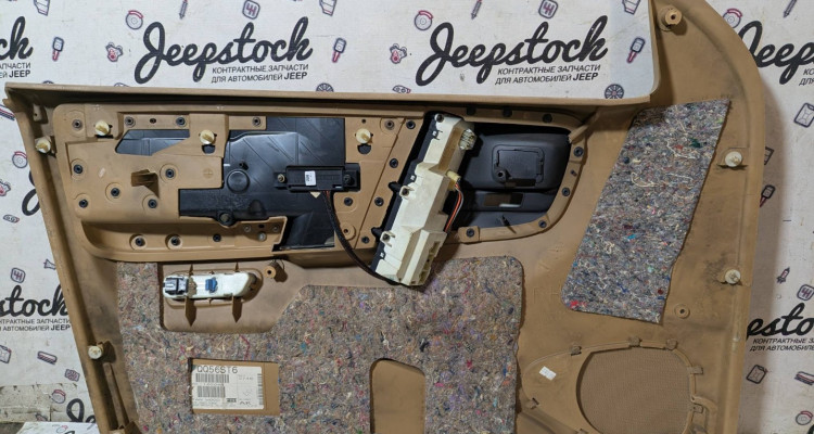 Обшивки передних дверей LTD RHD Saddle Jeep Grand Cherokee ZG-ZJ, оригинальный номер производителя OEM Обшивки передних дверей LTD RHD Saddle