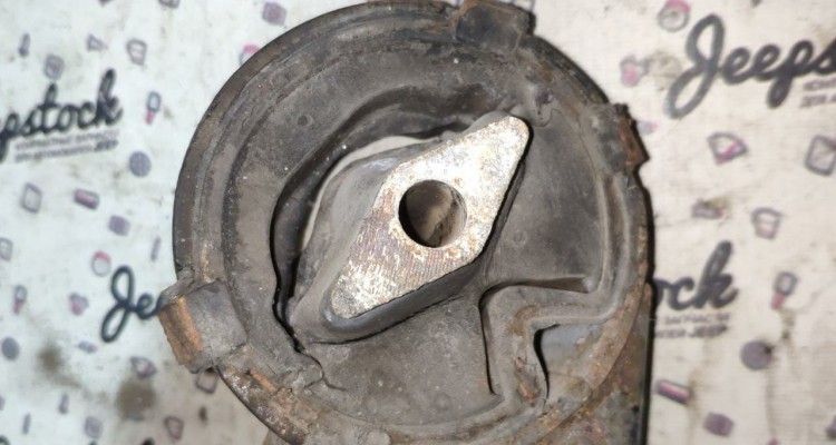 Опора двигателя правая LHD 4.0 Jeep Grand Cherokee ZG-ZJ, оригинальный номер производителя 52017830 OEM Опора двигателя правая LHD 4.0