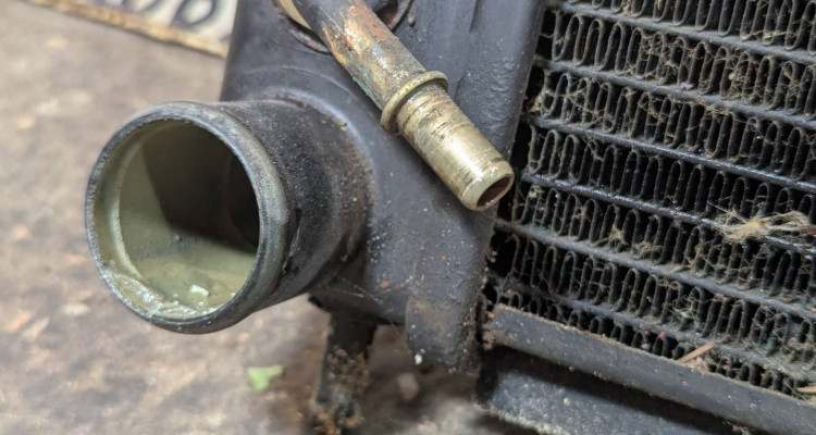  Радиатор ДВС 4.0 (92-98г) дефект Jeep Grand Cherokee ZG-ZJ