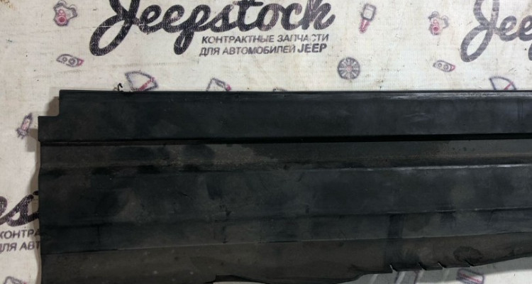  Дефлектор радиатора верхний 3.6L-5.7L Jeep Grand Cherokee WK2