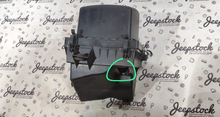  Корпус воздушного фильтра дефект Jeep Grand Cherokee WK2
