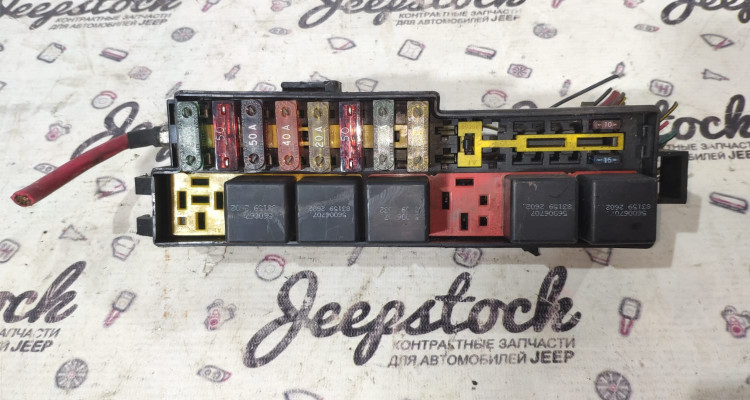  Блок предохранителей моторный дефект Jeep Wrangler YJ
