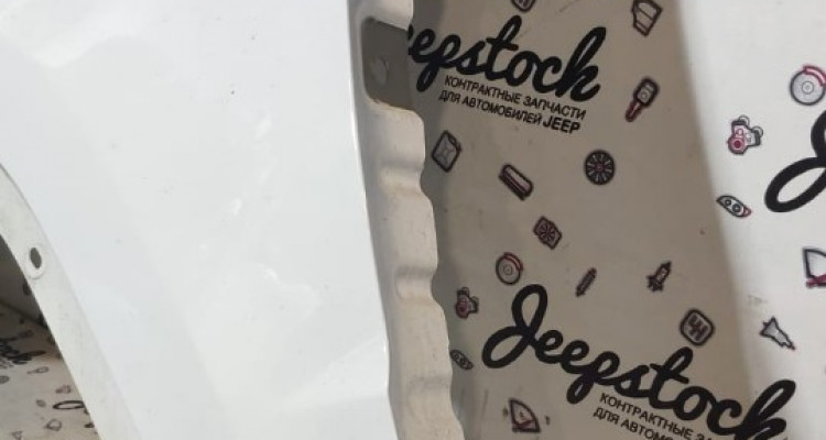  Крыло переднее левое белое Jeep Grand Cherokee WK2