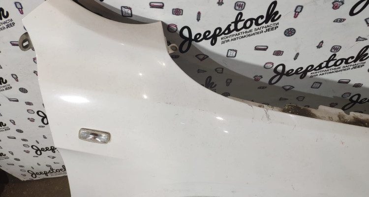  Крыло переднее правое белое Jeep Grand Cherokee WK2
