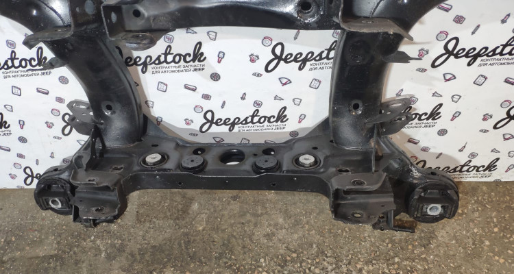  Подрамник задний Jeep Grand Cherokee WK2