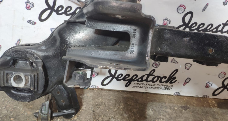  Подрамник задний Jeep Grand Cherokee WK2