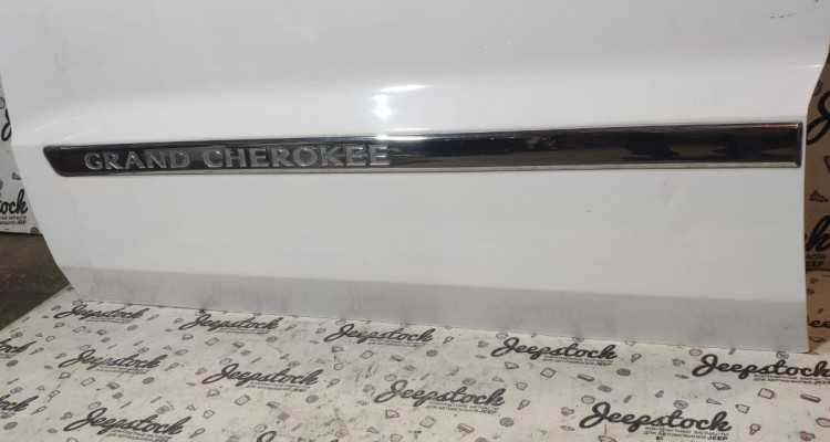  Дверь передняя левая белая Jeep Grand Cherokee WK2