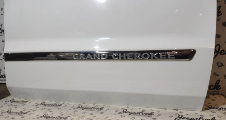  Дверь передняя правая белая Jeep Grand Cherokee WK2