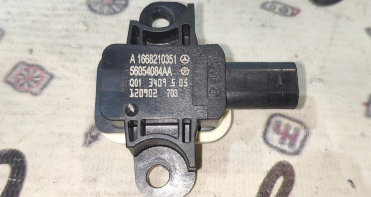  Датчик удара 56054084AA Jeep Grand Cherokee WK2