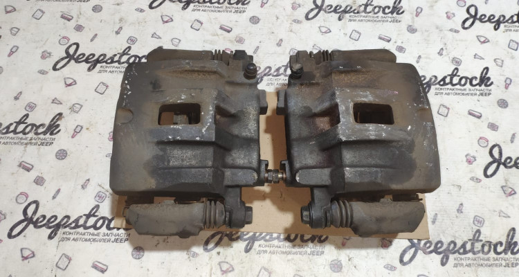  Комплект тормозных суппортов Akebono (3) Jeep Grand Cherokee WG-WJ