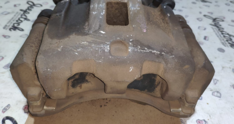  Комплект тормозных суппортов Akebono (3) Jeep Grand Cherokee WG-WJ