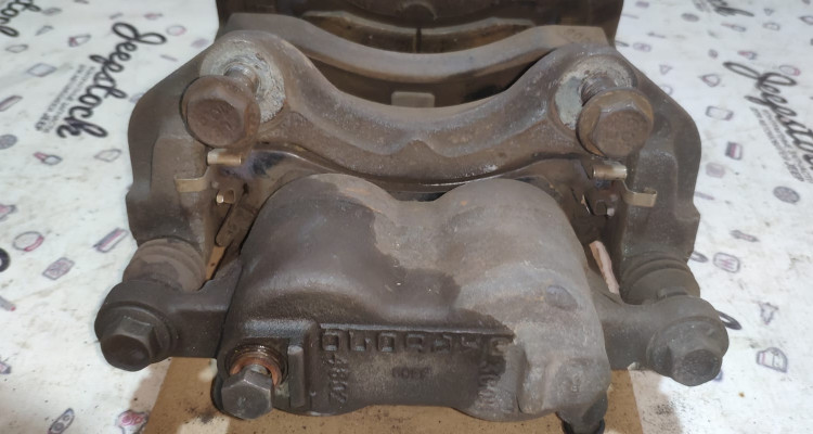  Комплект тормозных суппортов Akebono (3) Jeep Grand Cherokee WG-WJ