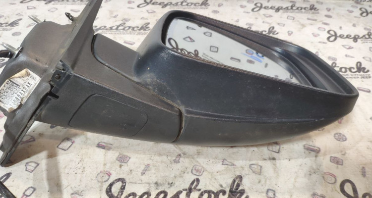  Зеркало правое черное Jeep Grand Cherokee WK2