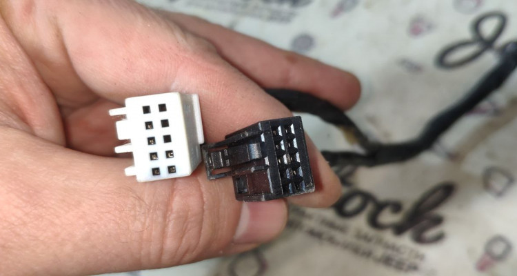  Зеркало левое черное Jeep Grand Cherokee WK2