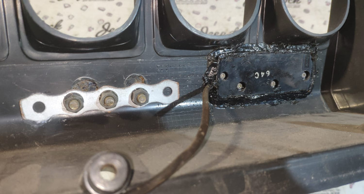  Рамка приборов дефект Jeep Wrangler YJ
