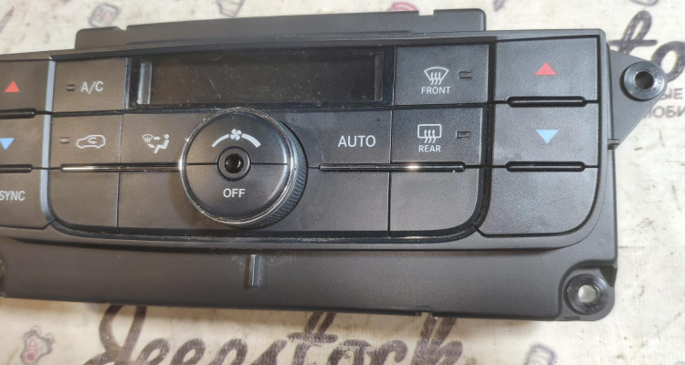  Блок климата 55111927AQ Jeep Grand Cherokee WK2