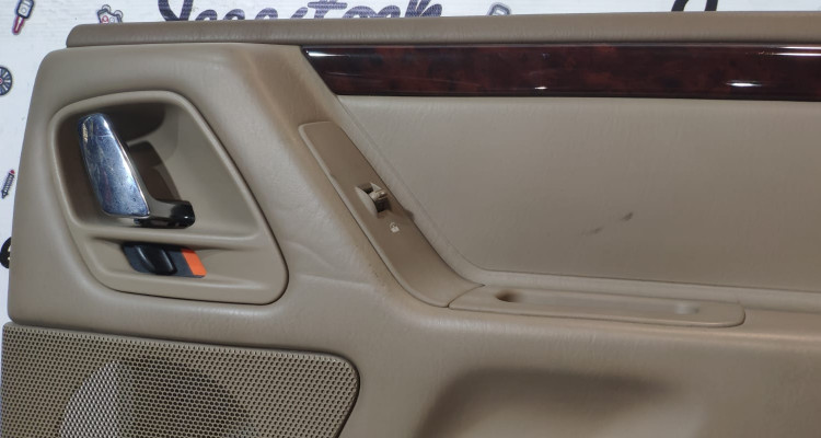 Комплект дверных карт обшивок (Sandstone) 2 Jeep Grand Cherokee WG-WJ