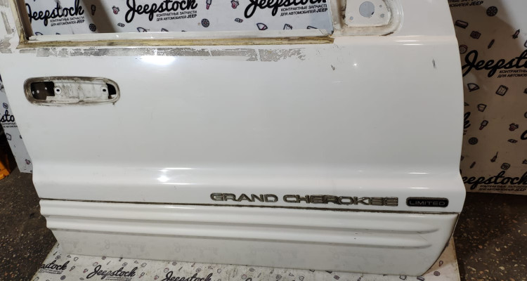  Передняя правая дверь белая Jeep Grand Cherokee WG-WJ