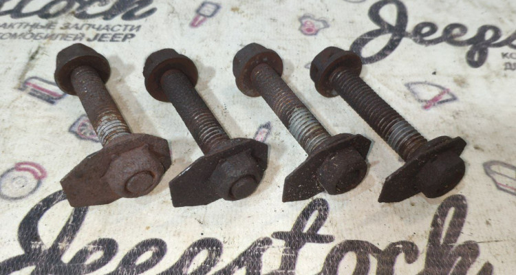  Болты приемной трубы к коллектору 4.7 Jeep Grand Cherokee WH-WK