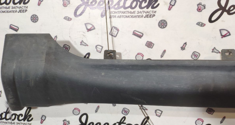  Накладки порогов уличные 2 Jeep Grand Cherokee WK2