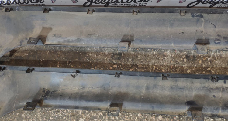  Накладки порогов уличные 2 Jeep Grand Cherokee WK2