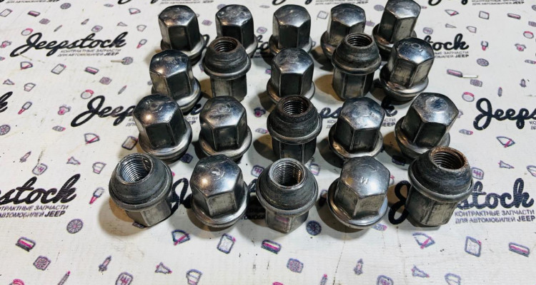 Комплект колесных гаек оригинал Jeep Grand Cherokee WK2