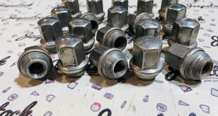  Комплект колесных гаек оригинал Jeep Grand Cherokee WK2