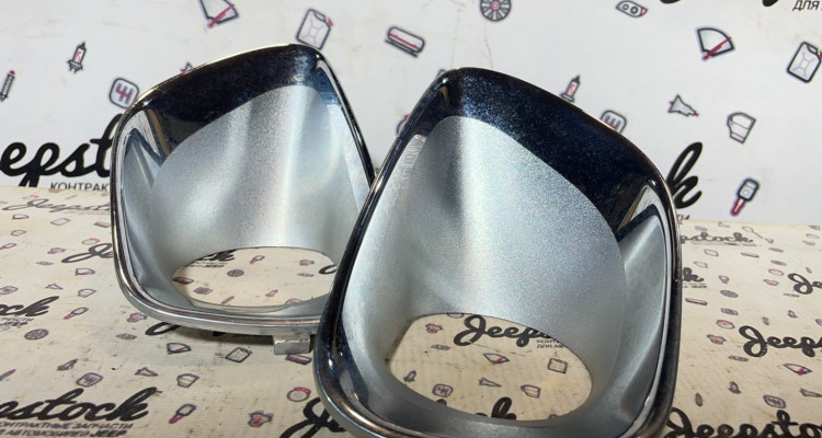  Накладка противотуманной фары (комплект) Jeep Grand Cherokee WK2