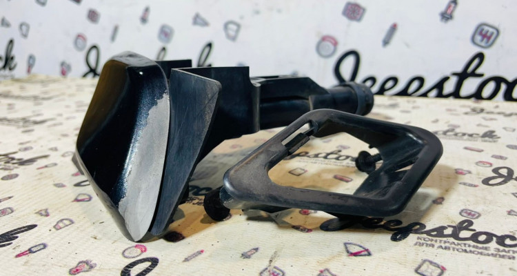  Форсунка омывателя фары правая Jeep Grand Cherokee WK2