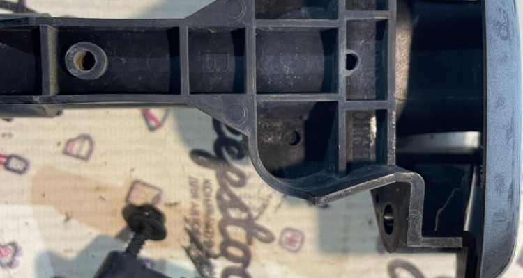  Форсунка омывателя фары правая Jeep Grand Cherokee WK2