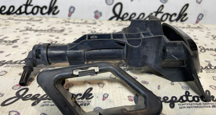 Форсунка омывателя фары правая Jeep Grand Cherokee WK2
