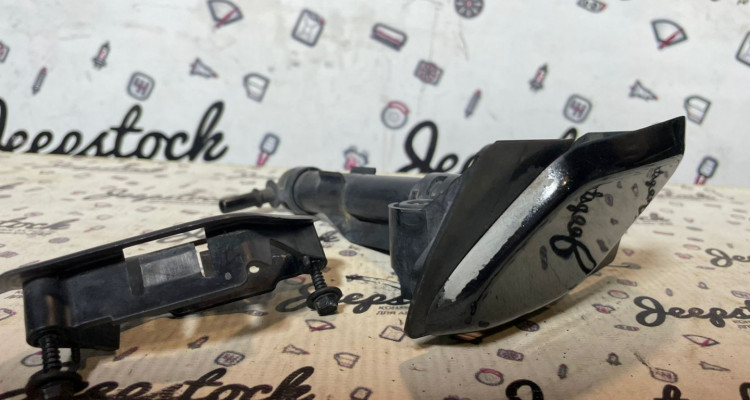  Форсунка омывателя фары левая Jeep Grand Cherokee WK2