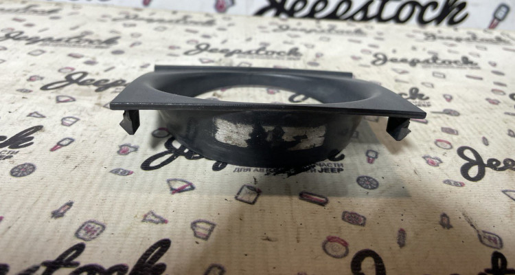  Накладка переднего бампера Jeep Grand Cherokee WK2