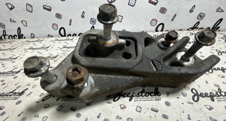  Опора двигателя правая 5.9L Dodge Ram 3 DR