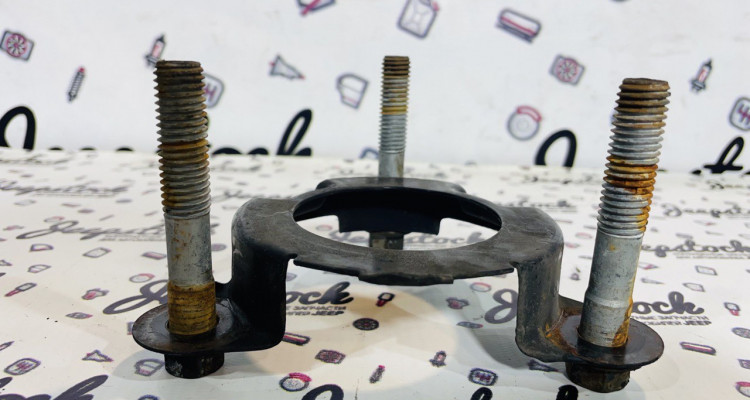  Болты передней ступицы. Комплект Jeep Grand Cherokee WK2