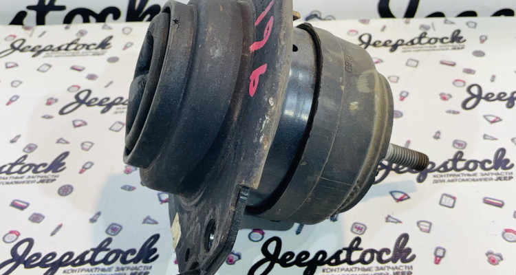  Опора двигателя 3.6L Jeep Grand Cherokee WK2