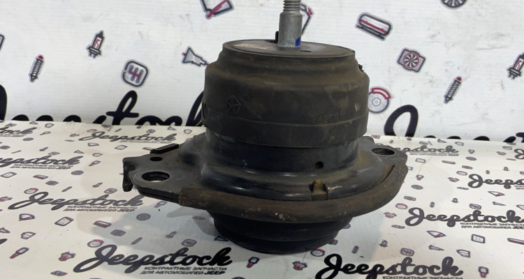  Опора двигателя 3.6L Jeep Grand Cherokee WK2