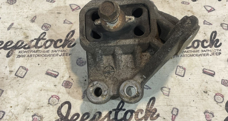  Опора двигателя левая 5.9L Dodge Ram 3 DR