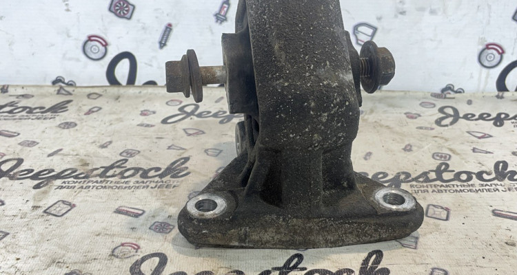  Опора двигателя левая 5.9L Dodge Ram 3 DR