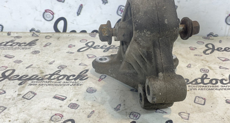  Опора двигателя левая 5.9L Dodge Ram 3 DR