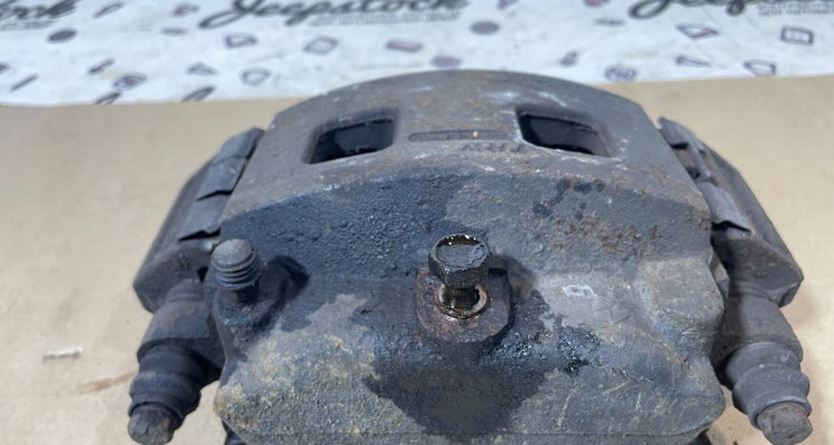  Суппорт тормозной передний правый Dodge Ram 3 DR