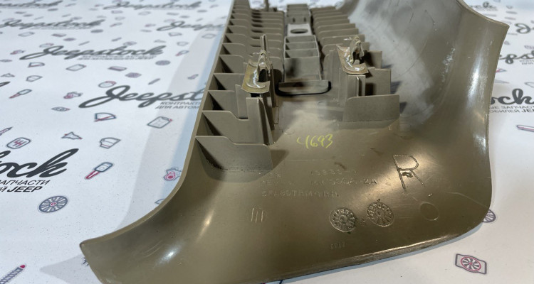  Накладка на стойку правую 99-01 (Sandstone) Jeep Grand Cherokee WG-WJ