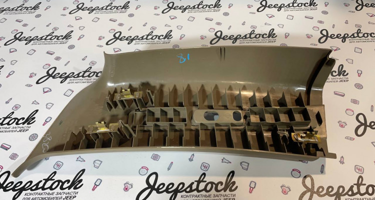  Накладка на стойку левую 99-01 (Sandstone) Jeep Grand Cherokee WG-WJ